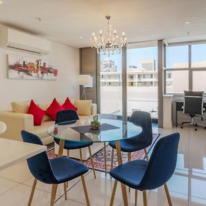 One-Bedroom Suite Mountain View
